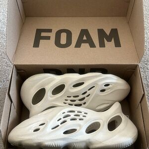 ADI Yeezy Foam Runner (Sand)